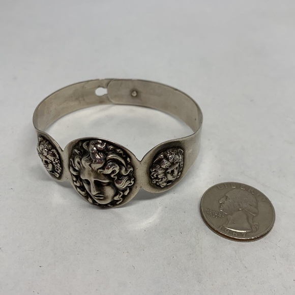 Stunning Art Nouveau sterling cherub bracelet - Picture 14 of 15